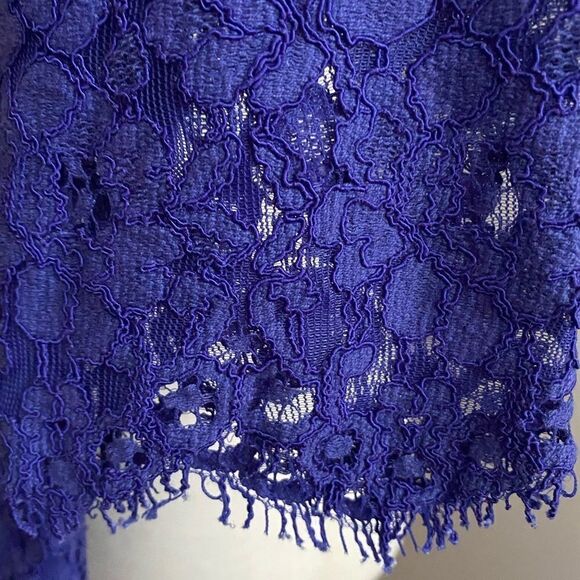 Saks Fifth Avenue Bluish Purple Lace Top | Low Back, Fully Lined | Size M - Picture 3 of 8